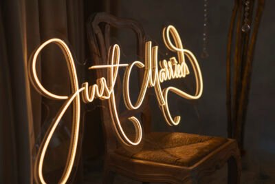 Warm white handwritten LED neon sign "Just Married"